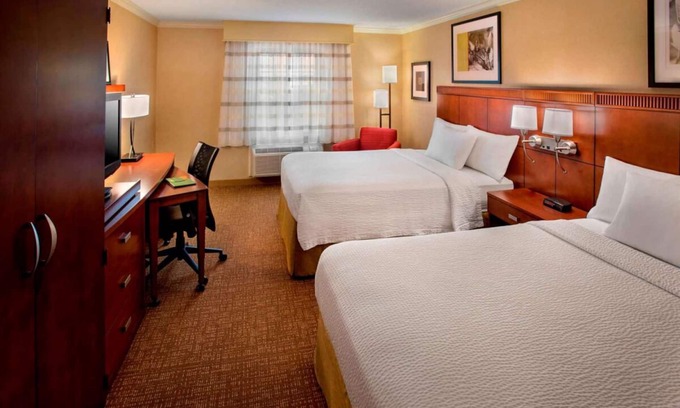 Danvers House | Enjoy the Views from This Boston North Shore Family Pet Friendly Hotel w/Pool!