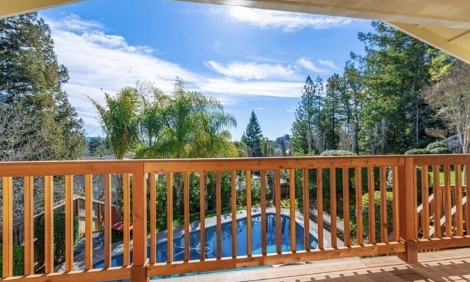 Napa House | Enjoy the wine country from a gorgeous Napa Valley home!