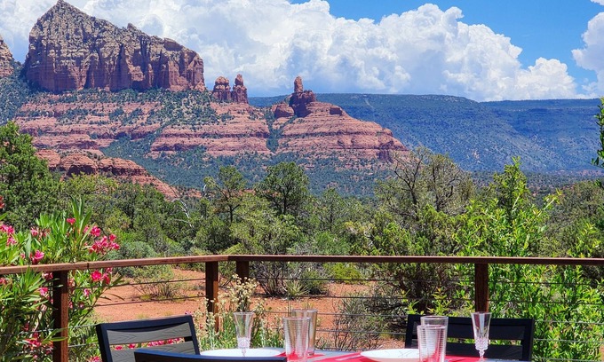 West Sedona House | Enjoy This Contemporary Red Rock View Retreat, Views & EV Charger!