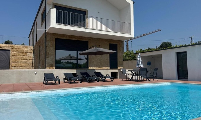 Felgueiras Apartment | Enjoy this modern ground-floor apartment, perfect for families or groups.