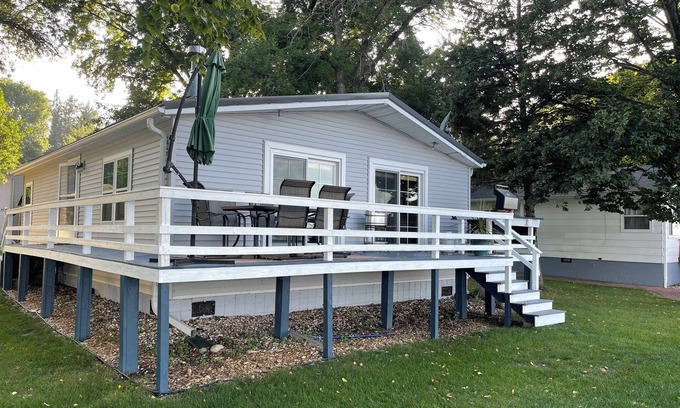 Big Stone City House | Enjoy this peaceful house on Big Stone Lake!