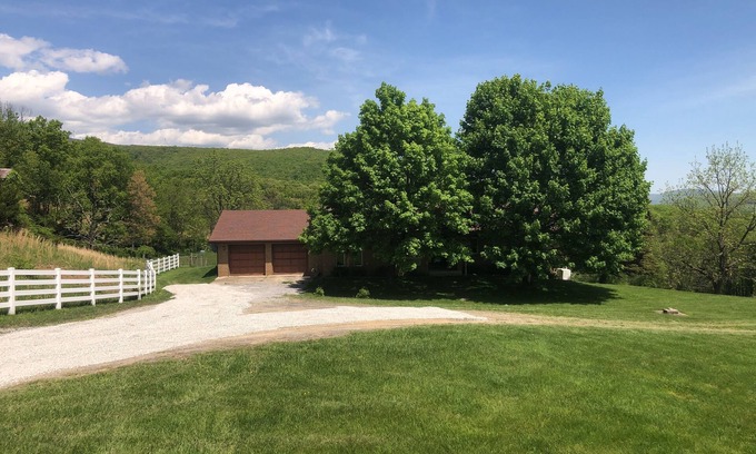 Maysville House | Enjoy this private mountain retreat with stunning views on 230 acres