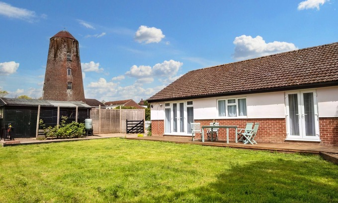 Potter Heigham House | Enjoy tranquility at your cosy country hideaway.