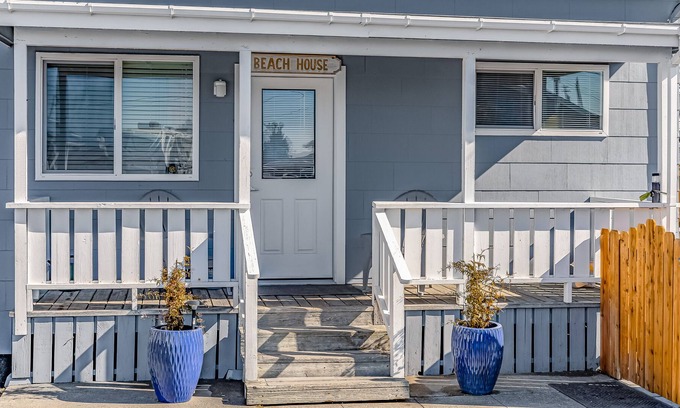 Eureka House | Enjoy views of the beach, the bay, & the canal from this dog-friendly home!