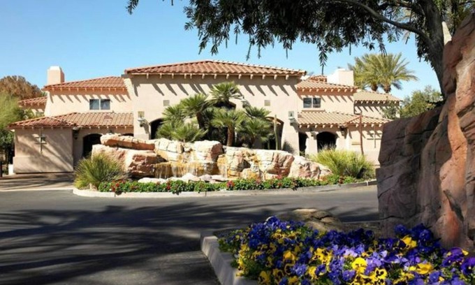 North Scottsdale Condo | Enjoy winter in a deluxe 1-bed condo with kitchenette in beautiful Scottsdale