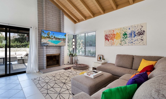 Palm Springs Condo | Enjoy your Palm Springs Happy Place!