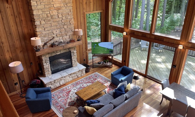 Sturgeon Bay House | Enjoy your stay in Door County at this Cozy and Spacious Cabin