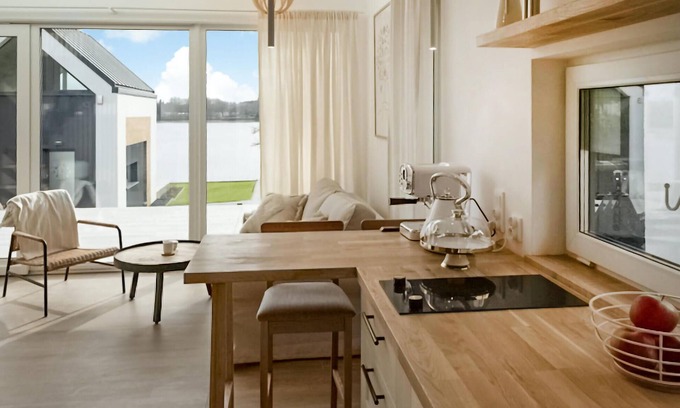 Olsztyn House | Enjoy your vacation in this modern and comfortable cottage on the Kortowskie Lake.