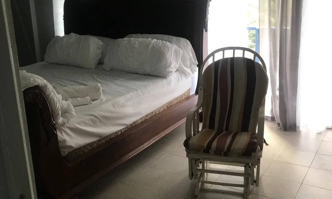 Coamo House | Enjoyable 2nd story, 3-bedroom house with AC in Coamo, PR