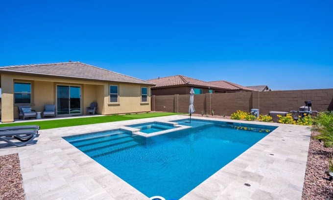 Maryvale House | Enjoyable 3 bedroom house w/Pool