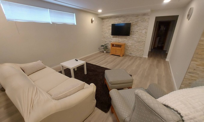 North Central Edmonton House | Enjoyable bungalow basement with WiFi in Edmonton