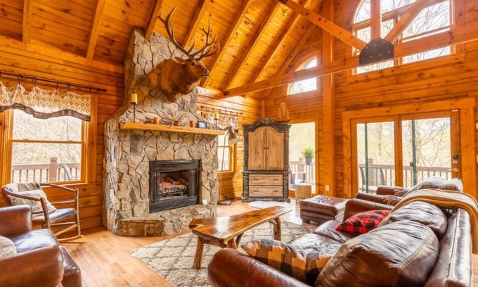 Banner Elk House | Enlightened Elk Escape