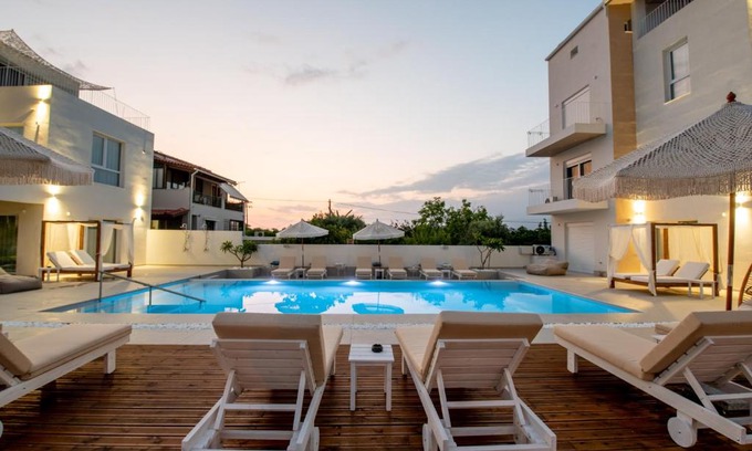 Patras Apartment | Ennea suites-Storm suite