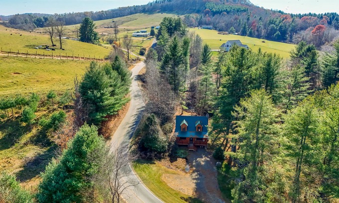 Ennice Cabin | Ennice Cabin w/Waterfall: Near Blue Ridge Pkwy!