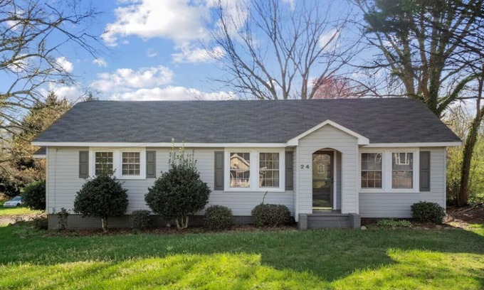 Travelers Rest House | ~Enoree Cottage~ 5 min to Downtown Traveler's Rest