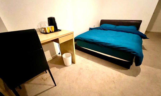 Whittington House | Ensuit Double Room in London, Colindale