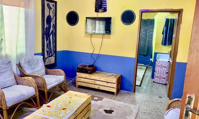 Teshie House | Ensuit1-bedroom house in beautiful Accra with WiFi, AC living room to the beach
