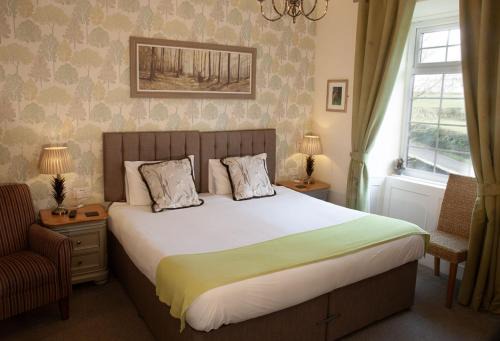 Rhosgoch Bed & Breakfast | Ensuite Bed And Breakfast Rooms At The Ring Pub