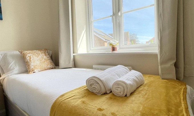 Cringleford House | Ensuite Comfort Karuna House