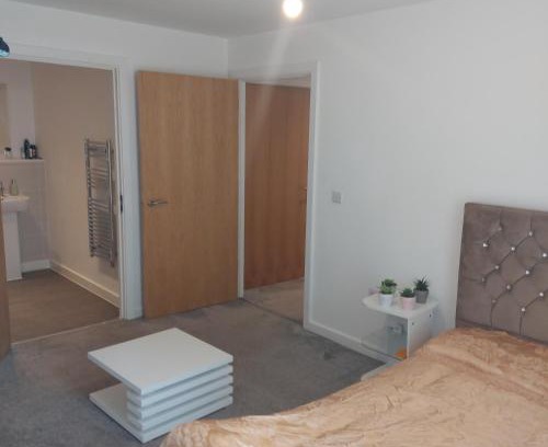 Warrington Apartment | Ensuite Double Bedroom, Live in landlord