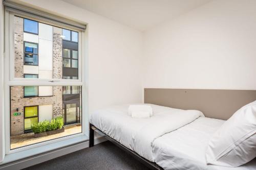 Lincoln House | Ensuite Room With Shared Kitchen, Close to Centre- 18 above