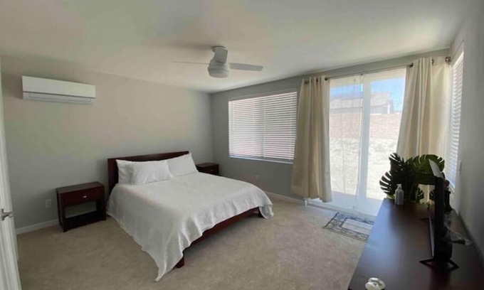 Desert Hot Springs House | Ensuite with Kitchenette & Private Entrance