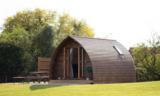 Tamworth Cabin | Ensuite Wooden Cabin in Rural Staffordshire