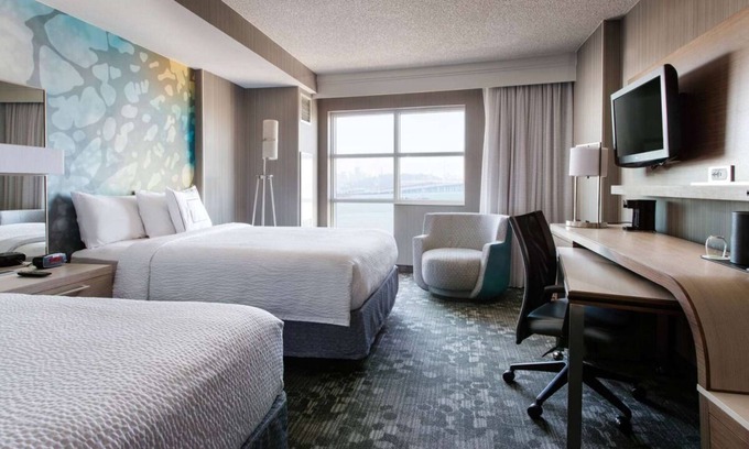 Emeryville Resort | Ensuring a Very Comfortable & Memorable Stay! 4 Relaxing Units, w/Swimming Pool