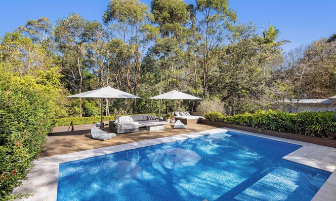 Seaforth House | Entertainers delight 3 bedroom house with pool and fire pit