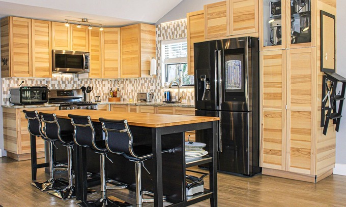 Marietta Bed & Breakfast | Entertainment Paradise Retreat Relaxation Stay!