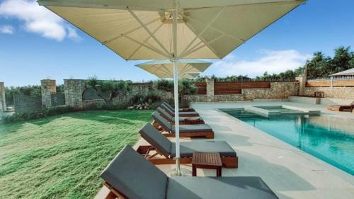 Gargaliani Villa | Entheon Olive Villas - Poolside Retreats