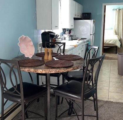 Niles Apartment | Entire 1 bedroom apartment in Niles Michigan Close to everything