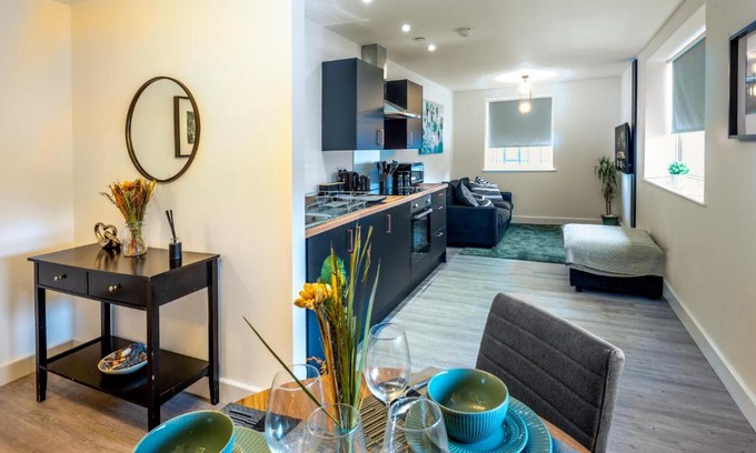 Bradford Apartment | Entire 1 Bedroom Flat Near Bradford Centre and Shipley