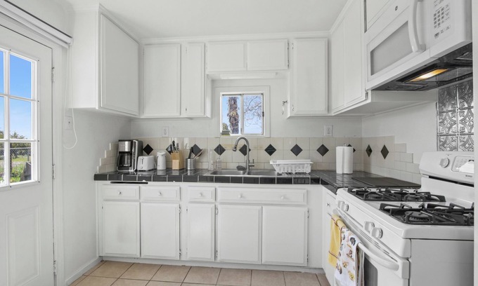 Ontario House | Entire 1-bedroom house Free RV parking
