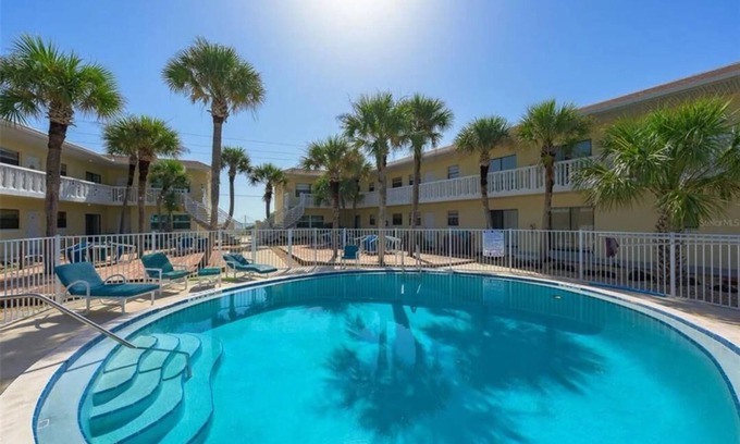 Ormond-by-the-Sea Condo | Entire 2 bed 1 bath condo with pool, wi-fi, beachfront, near Daytona, I-95, I-4