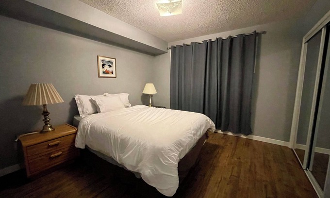 Stettler House | Entire 2-bedroom 1.5 bath townhouse w/kitchen & laundry near amenities 1700sqft