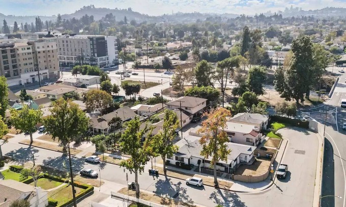 Monterey Park House | Entire 2 bedroom home -15 minutes to DTLA