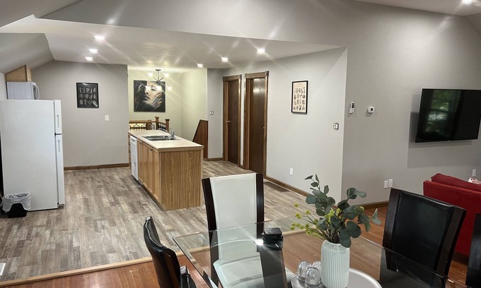 Arkona House | ENTIRE 2-BEDROOM TOWNHOUSE ON A RUSTIC FARM, 20 Minutes from GrandBend!
