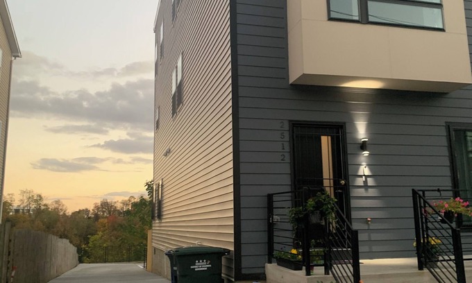 Washington Apartment | Entire 2-bedroom Apartment just 7 minutes drive to National Mall
