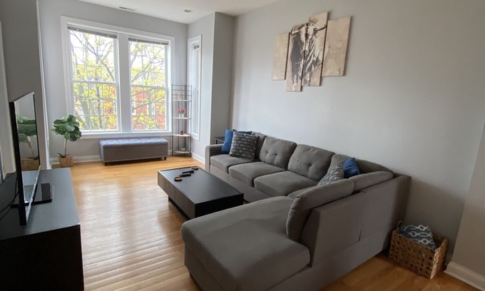 Chicago Condo | Entire 2 bedroom with Office & Deck!