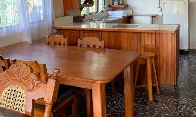La Suiza House | ENTIRE 2BR HOME, 90 m. from LIMÓN, JACÓ or CARTAGO/San José