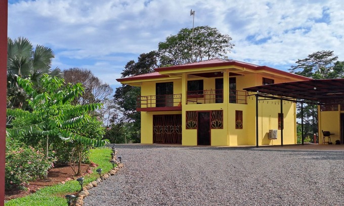 Quepos Bed & Breakfast | Entire 2nd Floor, 3 Bedrooms for up to 12!