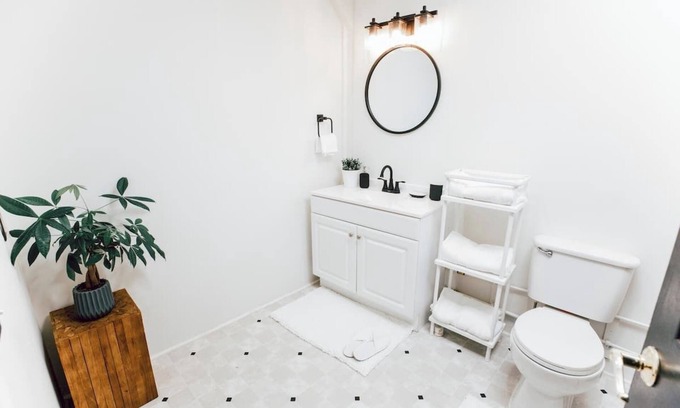 Old West Side House | Entire 2nd Floor Loft Located Downtown Ann Arbor Near UofM Stadium.
