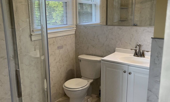 Gaithersburg House | Entire 3 bedrooms/2 bathrooms fence yard, near Costco, Sam's