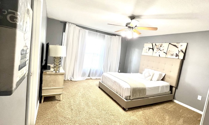 Oviedo House | Entire 3Bedroom 2.5 Bathroom Home