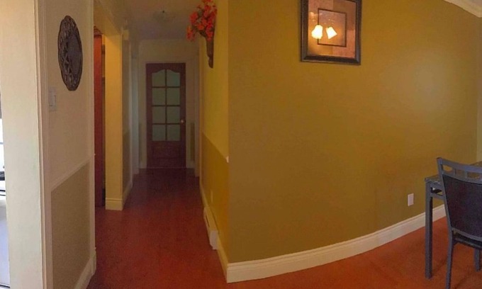 Hull Apartment | Entire 3rd Apartment. Located just a brief commute from downtown Ottawa
