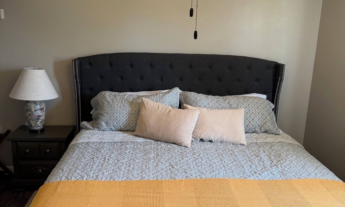 West Valley City House | Entire 4-bedroom house in West Valley City with AC near USANA + AIRPORT