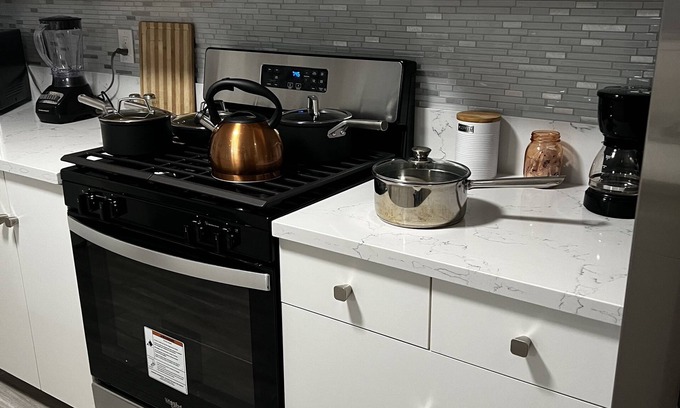 Canoga Park House | Entire 4 bedroom home in beatiful West Hills