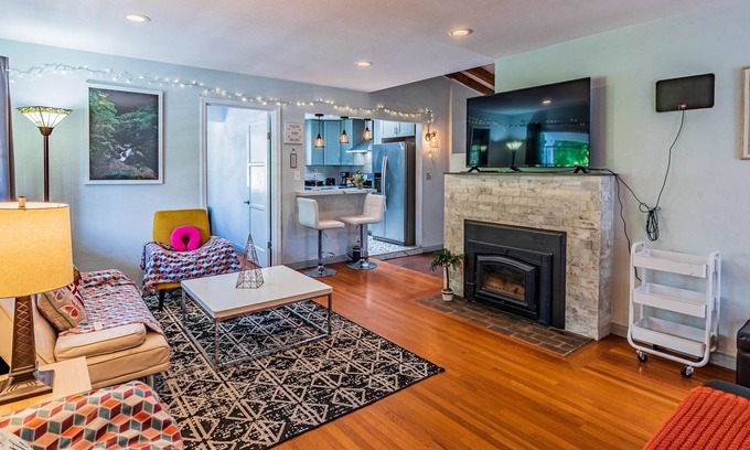 Rolando Village House | Entire 4-Bedroom Home near SDSU w Spacious Backyard & 4-cars Parking