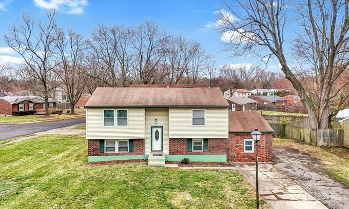 Valley Station House | Entire 4 bedrooms & free parking on a private corner lot.
